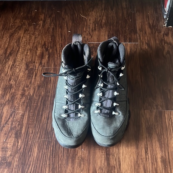 Used Jordan 9. Men’s size 10 - Picture 1 of 4